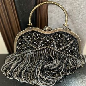 1940s vintage flapper inspired bag. Perfect for formal events!